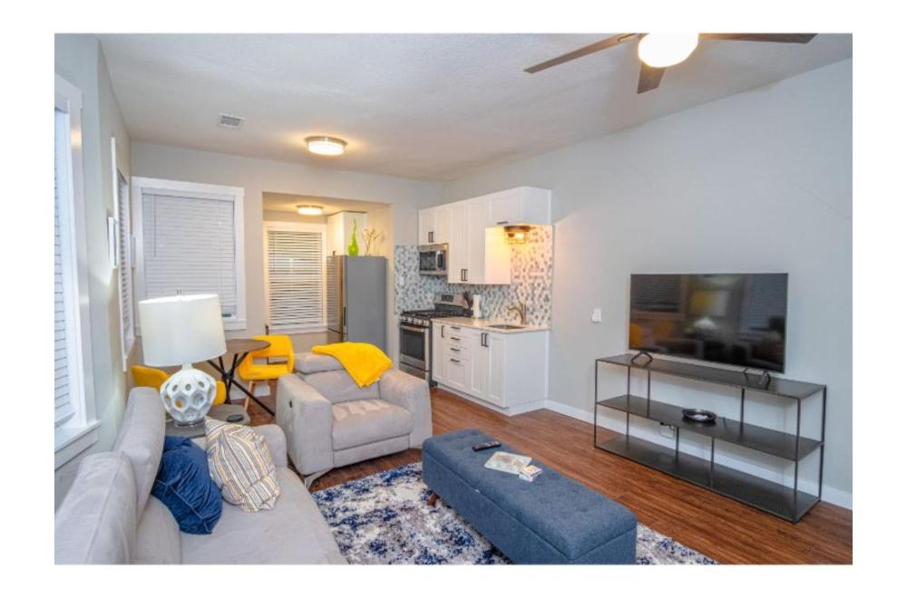 Remodeled Modern 1BR1BA Apt Near Downtown, 5min Pearl